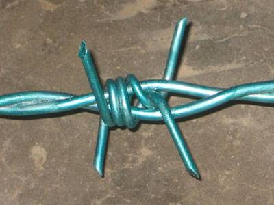 traditional twist barbed wire (PVC)