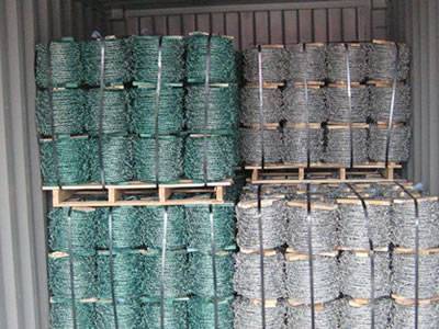 Two pallets PVC coated barbed wire and two pallets galvanized barbed wire in the container.
